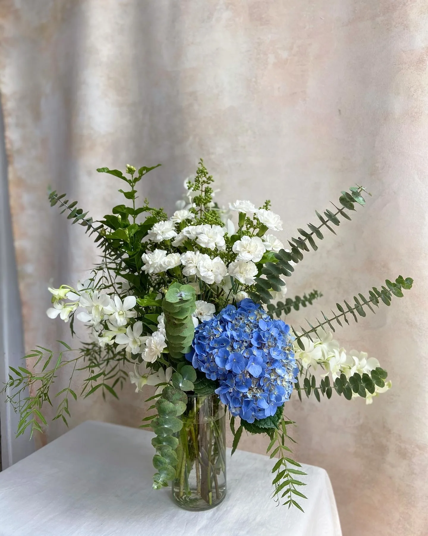 Cilindro de Vidro M <br> Orquídeas, Eucalipto e Hortênsias - Image 2