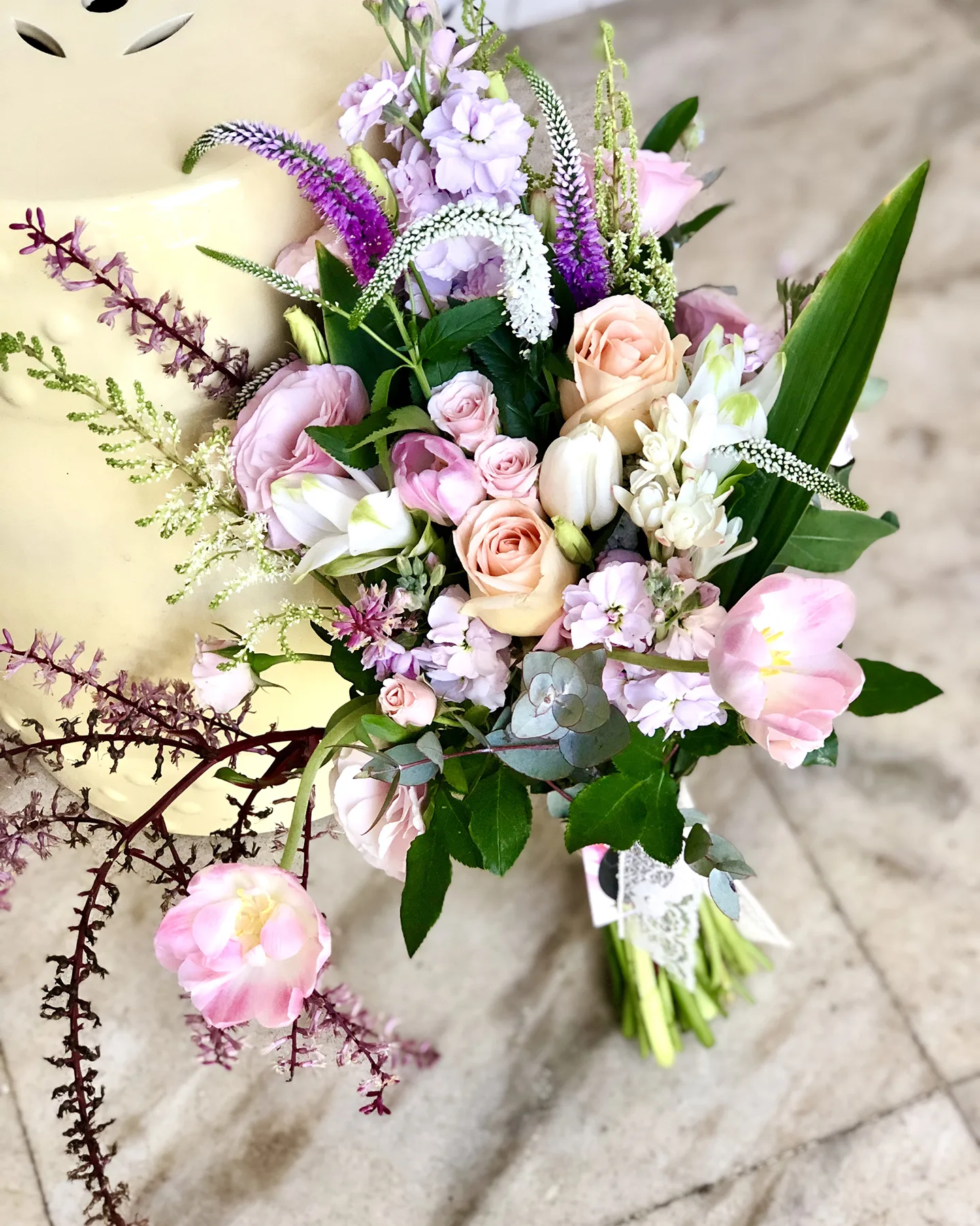 Buquê M <br>Tons Pastel com Orquídeas