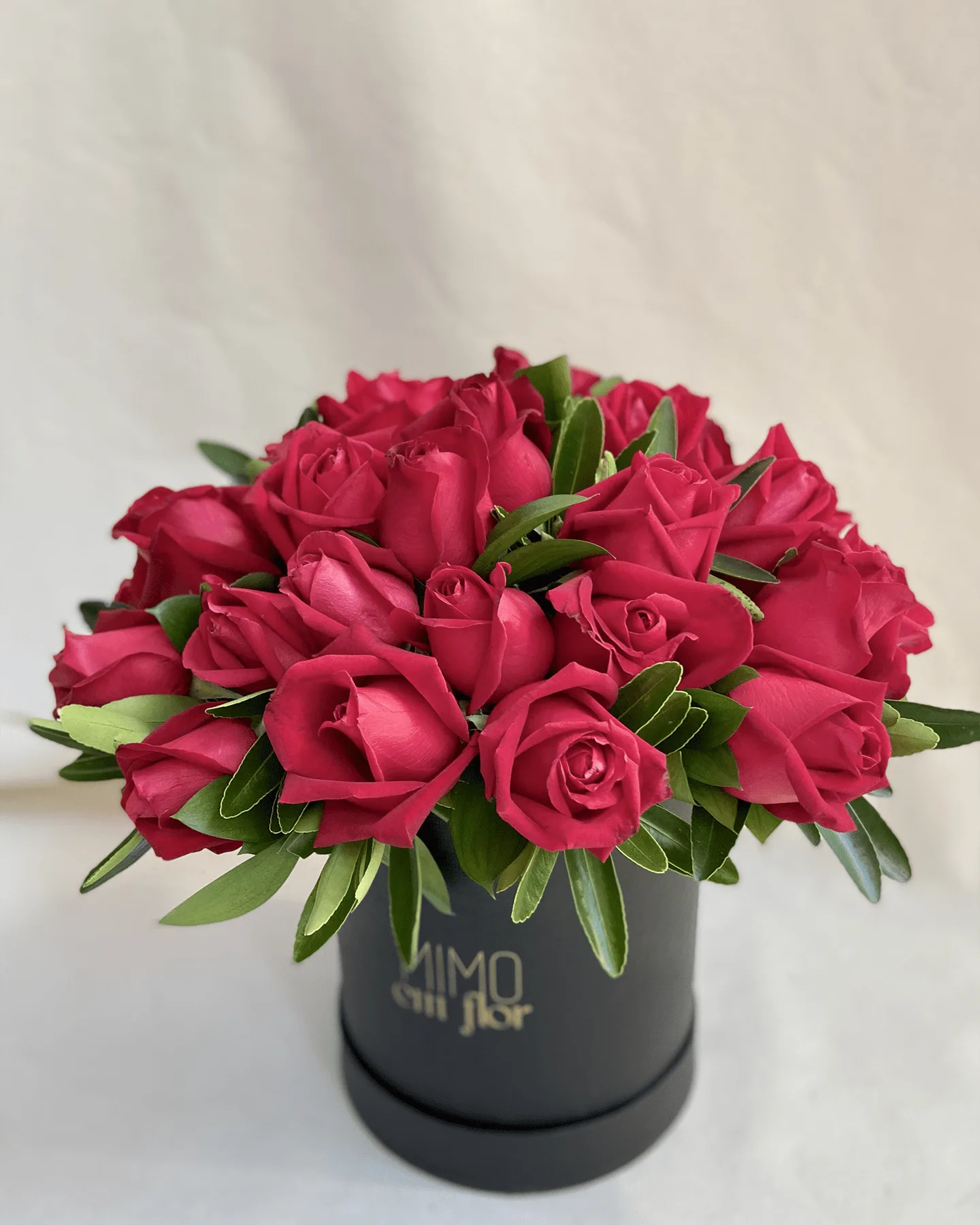 Box Preta M <br> Rosas Vermelhas - Image 2