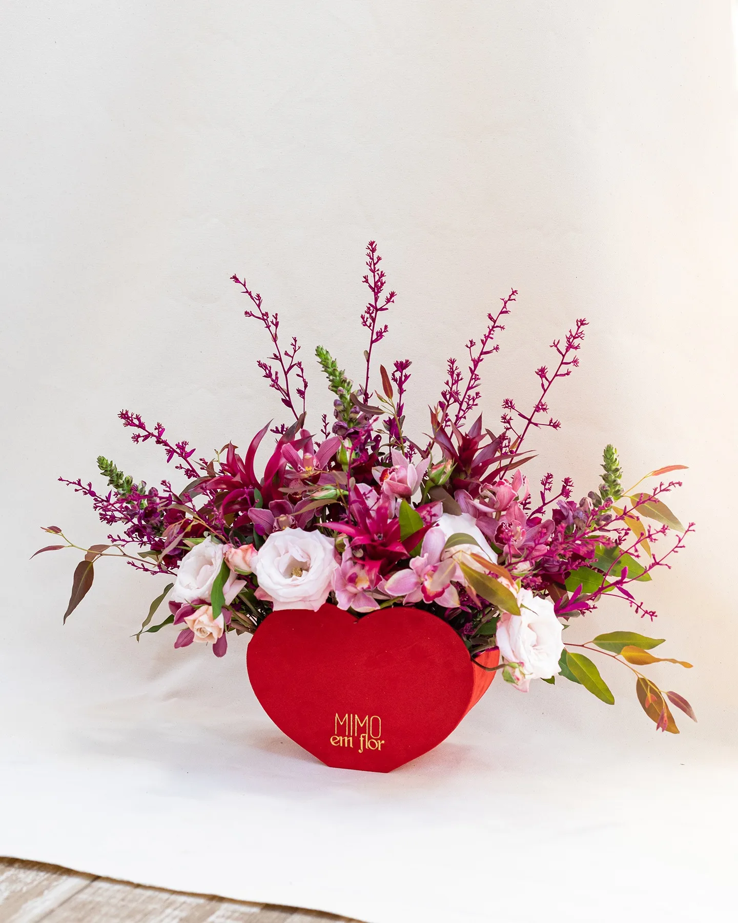 Box Coração de Camurça <br>Bromélia e Orquídea