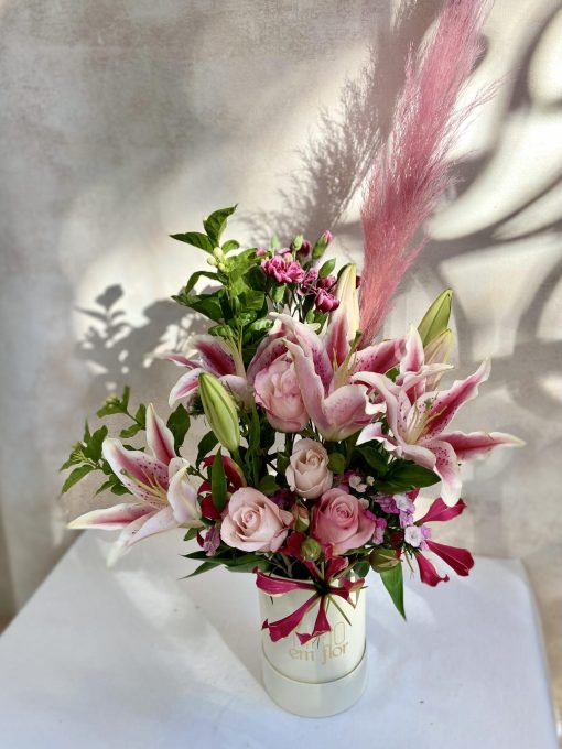 Box Pétit <br> Arranjo M <br> Lírios e Rosas - Image 2