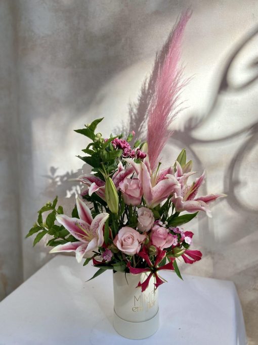 Box Pétit <br> Arranjo M <br> Lírios e Rosas