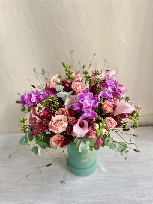 Box Pétit com Arranjo Clássico M <br>  Minirrosa, Orquídea, Eucalipto (caixa marfim ou rosa; Tiffany indisponível - Image 2